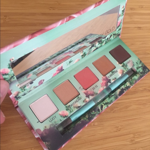 Urban Decay x Kristen Leanne Daydream Eyeshadow - Picture 3 of 4